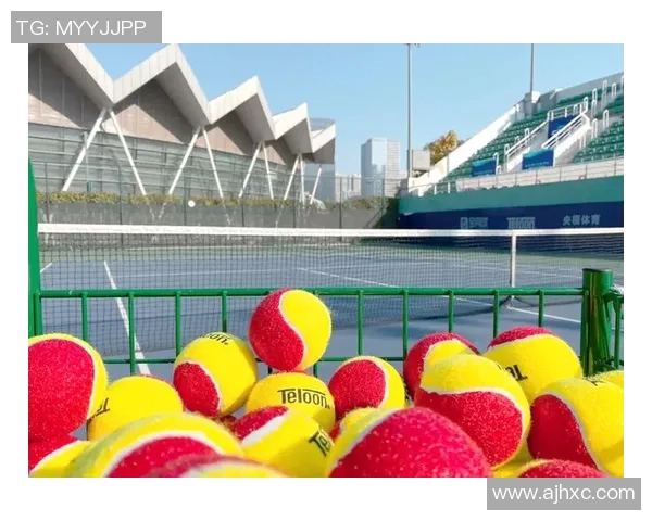 网球技巧提升指南：从基础发球到进阶击球技巧全方位解析